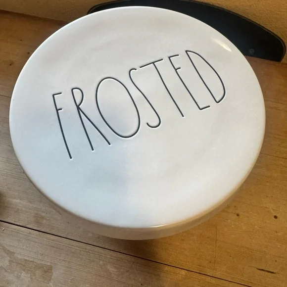 Rae Dunn Cake Stand 7 1/4”x 9 3/4” Artisan Collection by Magenta - Picture 1 of 6